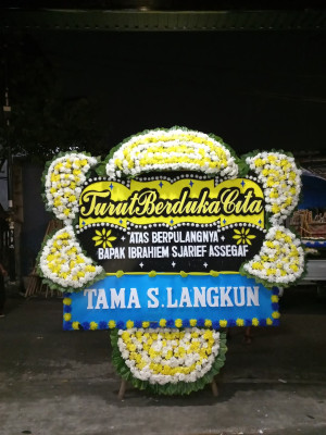 Papan Bunga Duka di Bobo
